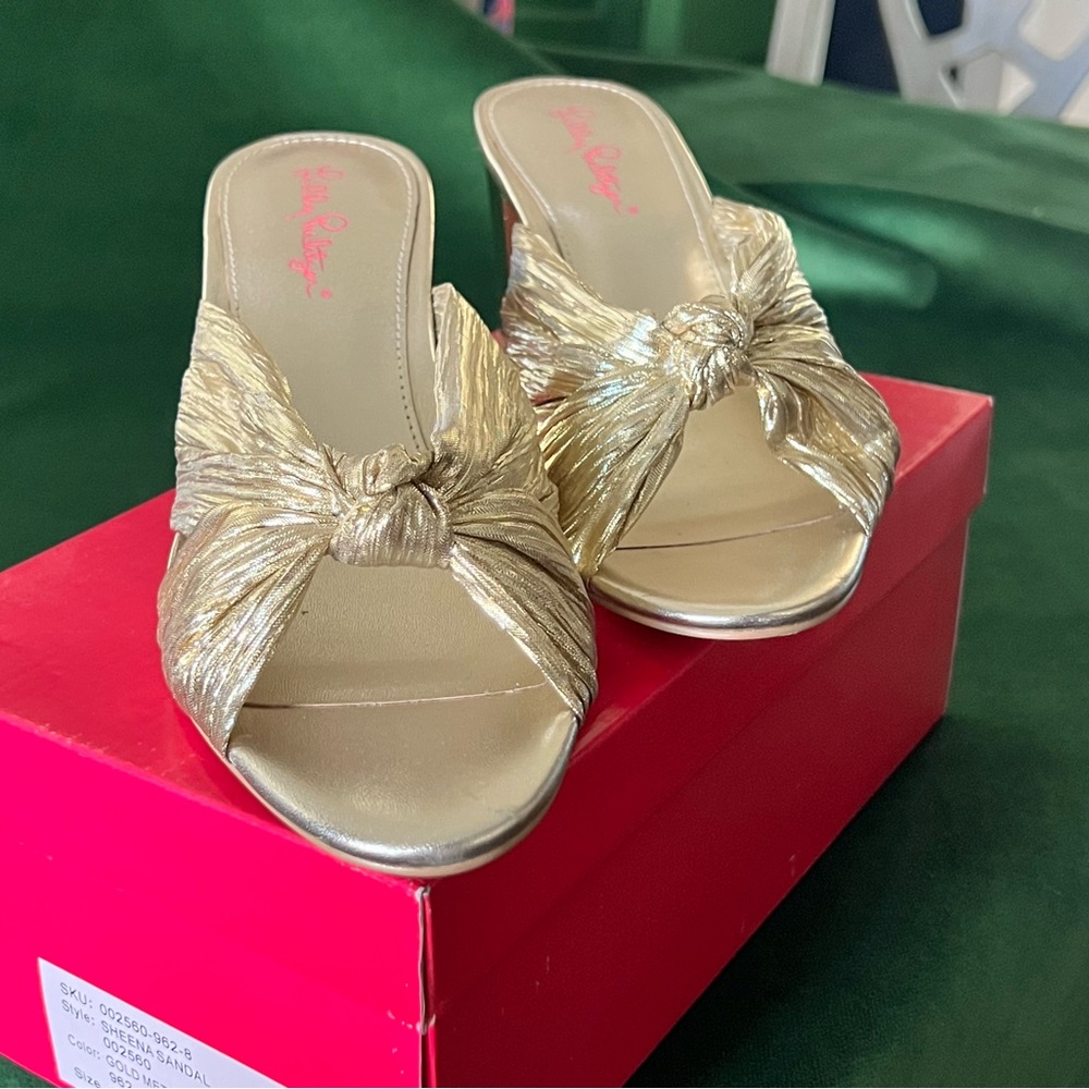Lilly Pulitzer Sheena Sandal size 8 M. Gold.